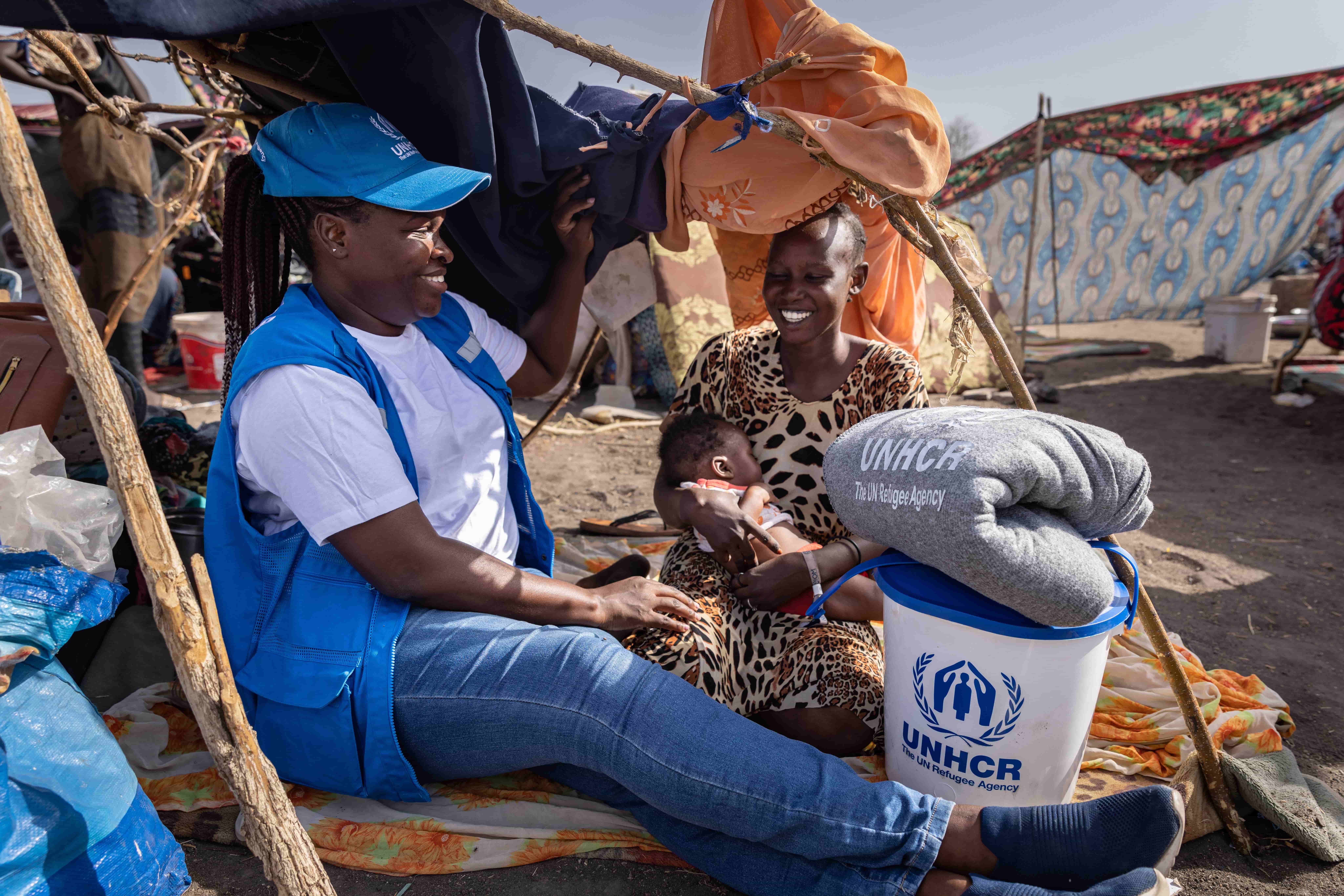South-Sudan-UNHCR-distributes-relief-items-to-returnees-in-transit-centre