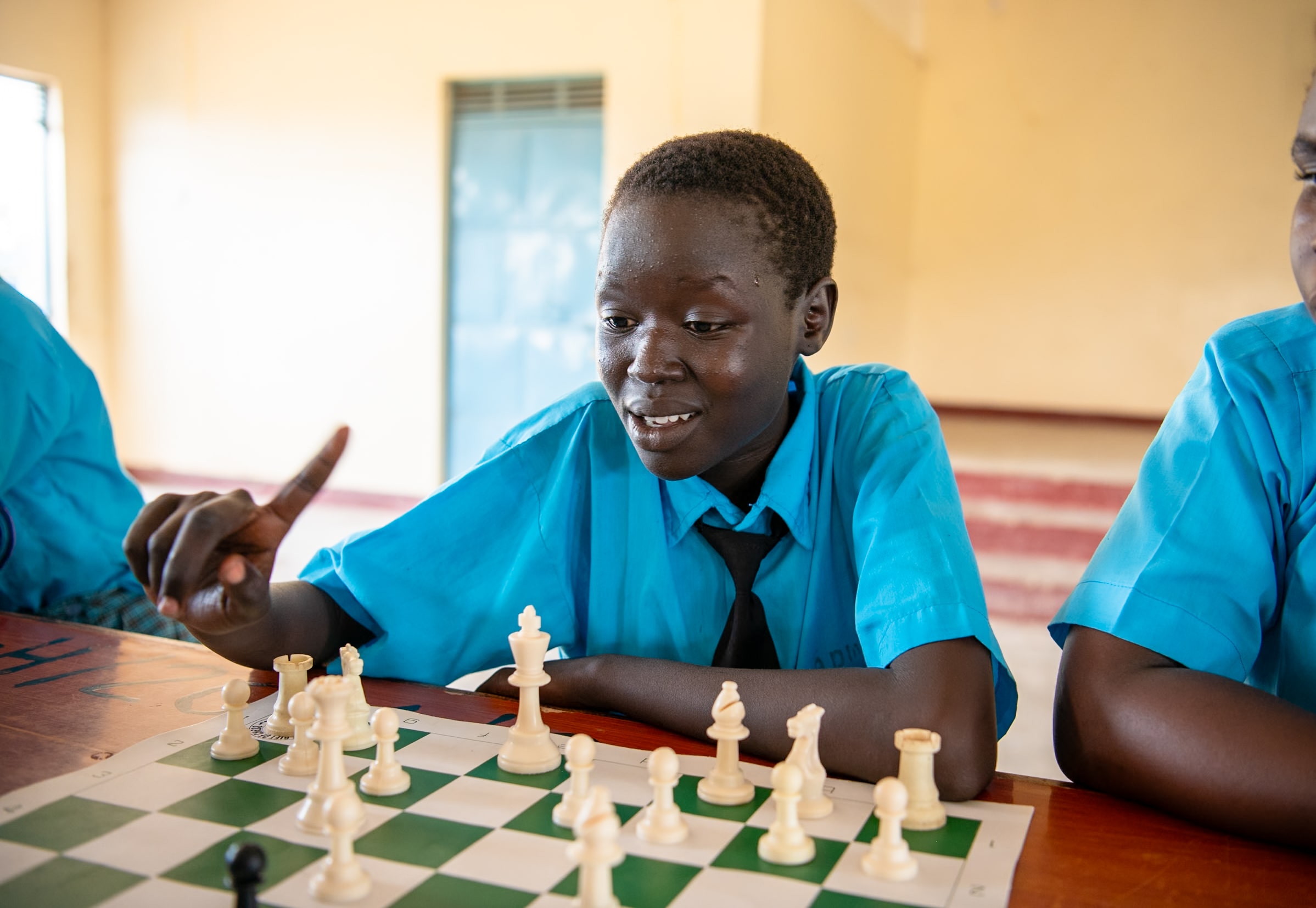 Kenya_Amer-mach-plays-chess