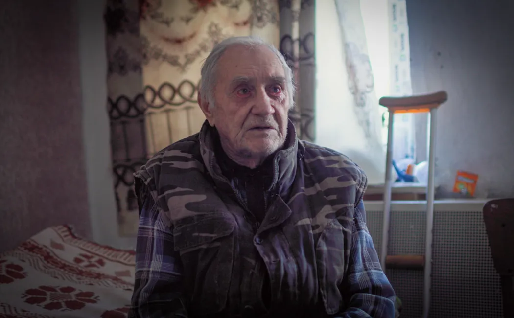 Ukraine_UNHCR-helps-repair-Anton's-home